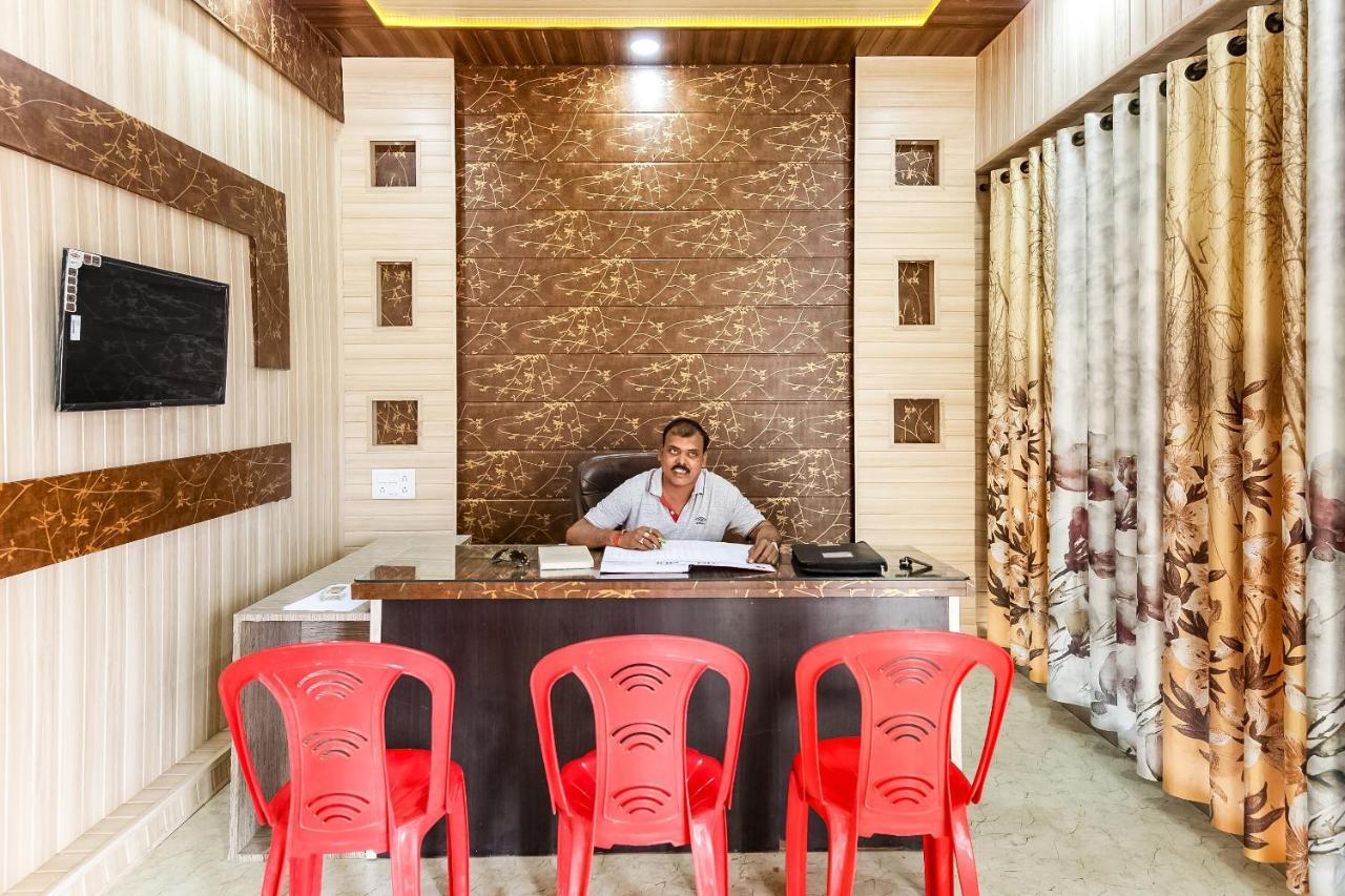 جبلبور Oyo 69647 Yash Lodge المظهر الخارجي الصورة
