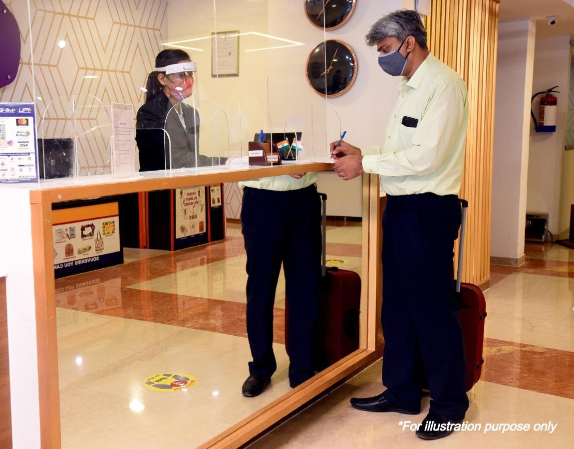جبلبور Oyo 69647 Yash Lodge المظهر الخارجي الصورة